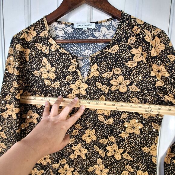 Emily Daniels Orange Black Floral Sequined Blouse Top Sz M - Picture 6 of 10